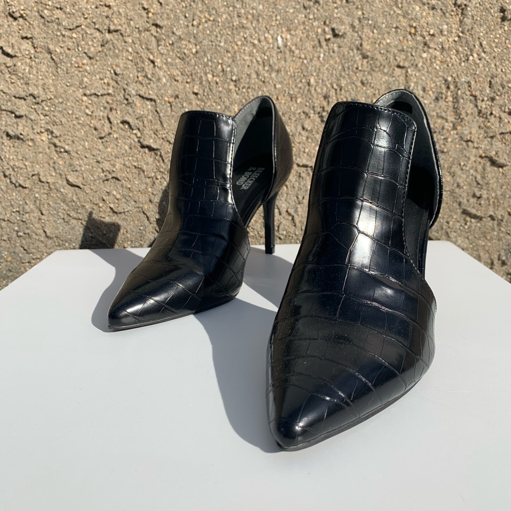 Bleaker & Bond Black Cutout Heels